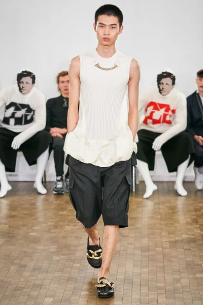 Look 19